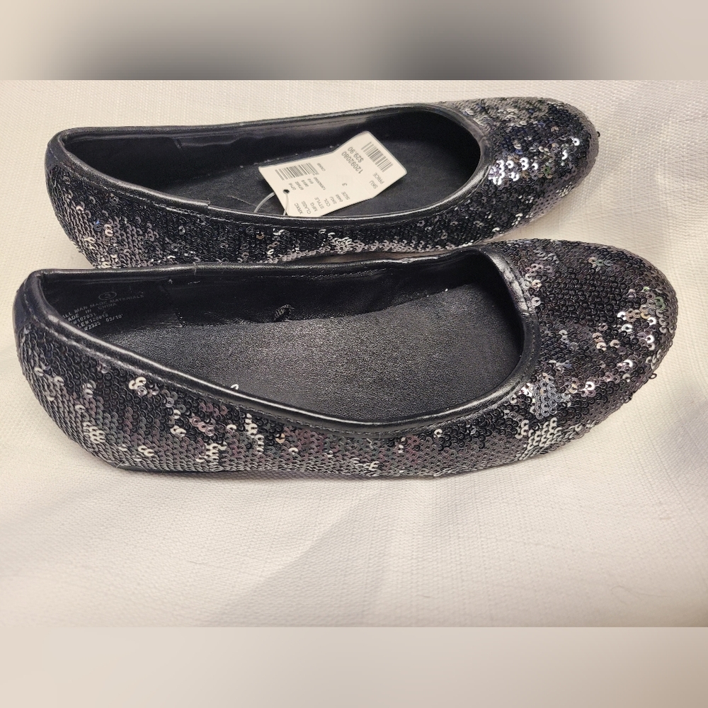 Girls Justice Size 3 dress shoes with black and silver sequins.  New with tags